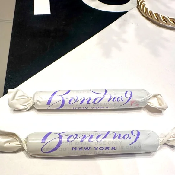 Bond No9 New York flowers samples - Picture 1 of 3